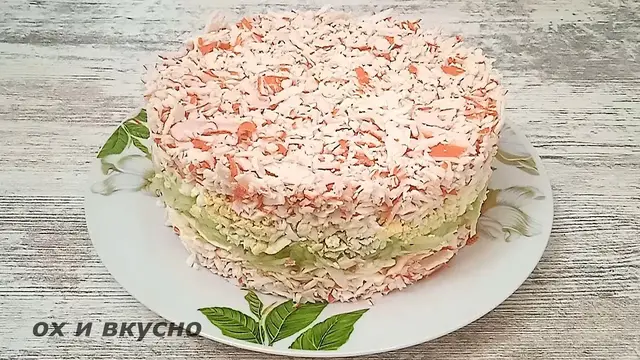Вкусный салат с крабовыми палочками