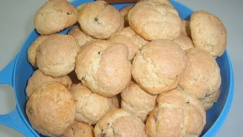 Сдобные булочки с изюмом