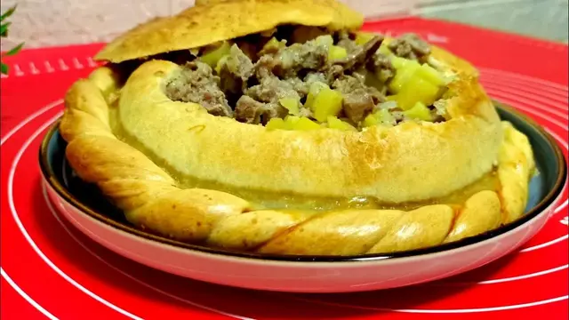 Мясо запечённое в горшочке из теста