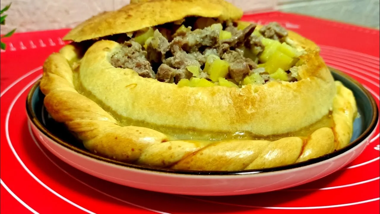 Мясо запечённое в горшочке из теста