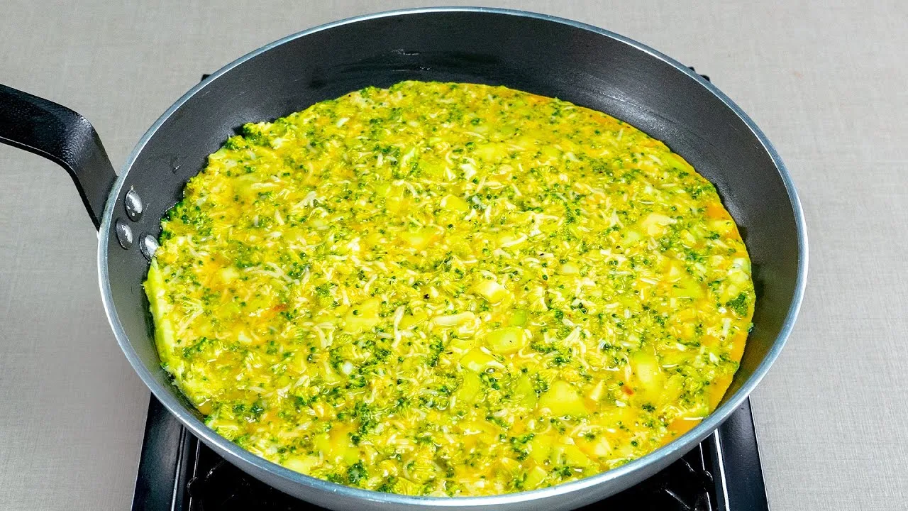 Запеканка из брокколи с беконом и моцареллой