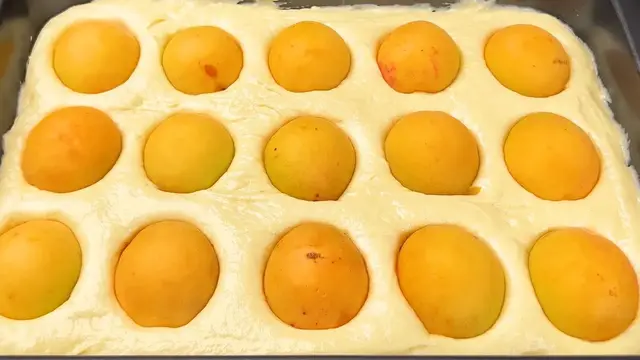 Сочный пирог с абрикосами в духовке