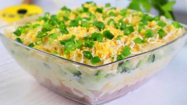 Салат из простых продуктов Пятиминутка