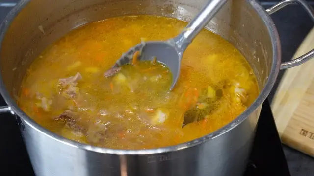 Кислый щи с квашеной капустой