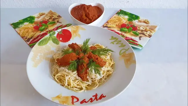 Соус из зернышек подсолнуха с томатами