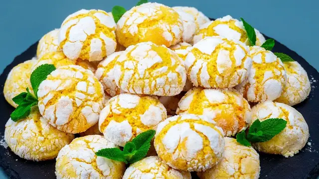 Лимонное печенье с яблоками и мятой