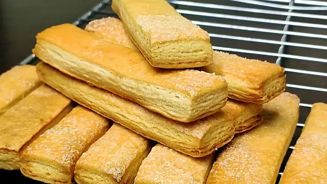 Быстрые и вкусные слойки к чаю