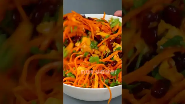 Праздничный салатик с пекинской капустой и морковью по-корейски