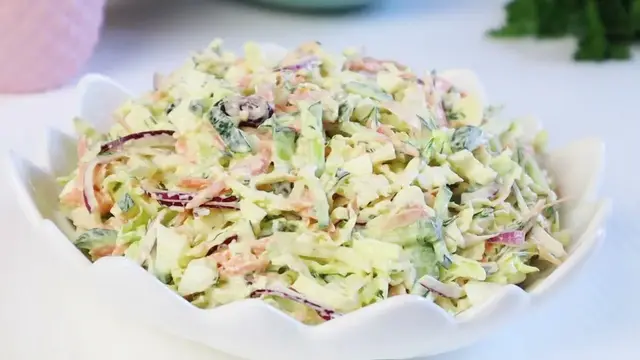 Салат на скорую руку с пекинской капустой