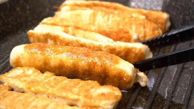 Куриные колбаски на сковородке 