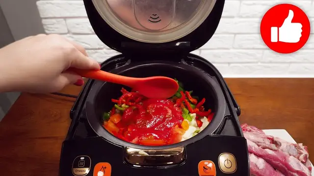 Овощное рагу со свиными ребрышками в мультиварке