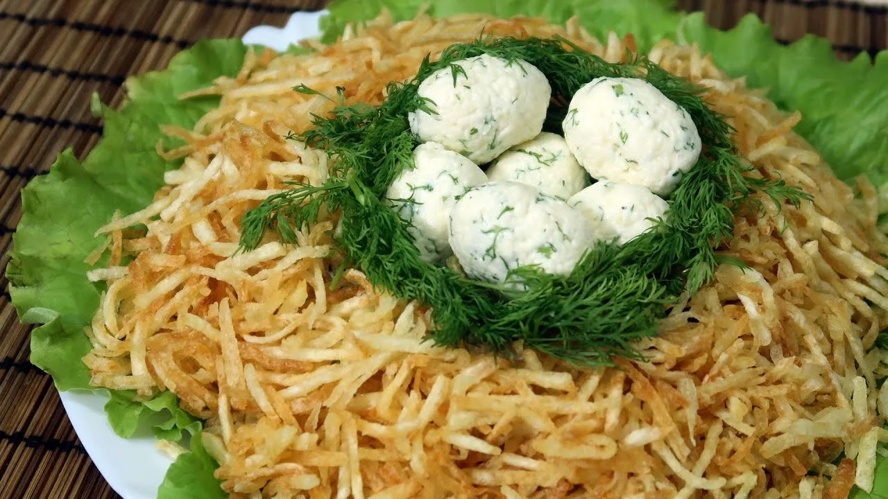 Красивый, вкусный салат Гнездо глухаря