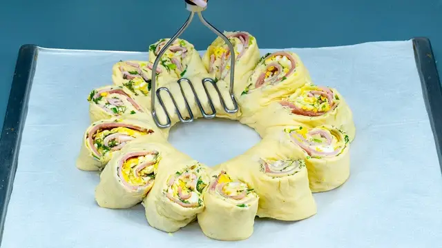 Вкусная закуска из слоеного теста