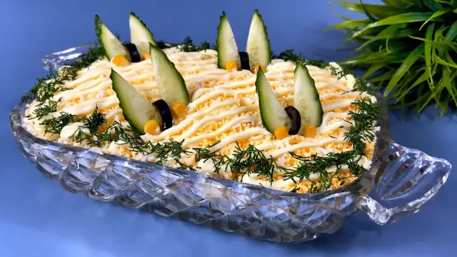 Новогодний салат с курицей и картошкой