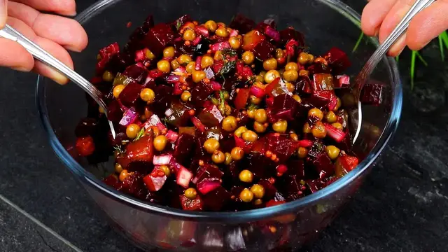 Закусочный салат из свёклы