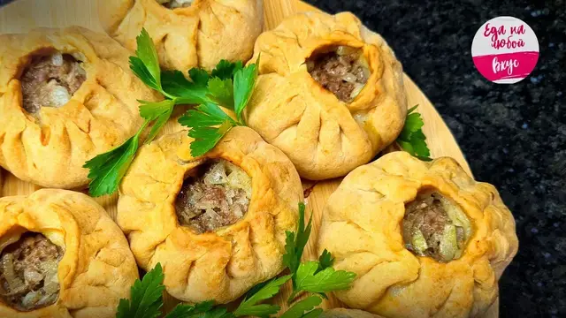 Пирожки с капустой и мясом на кефирном тесте