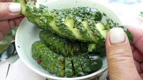 Пикантные огурчики на закуску