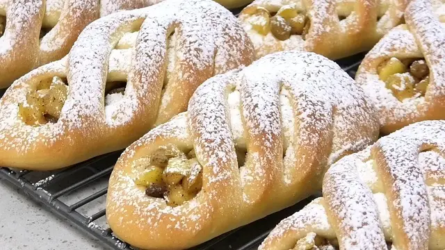 Булочки с яблоками 