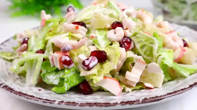 Необычный и вкусный новогодний салат