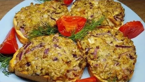 Бутерброды с сайрой в духовке 