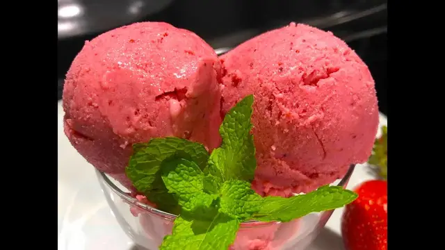 Клубничное Мороженое
