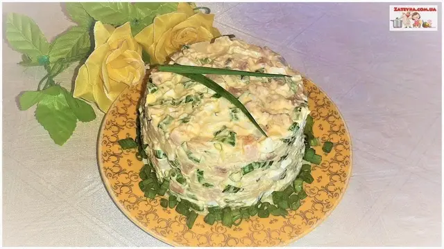 Салат с сельдью, картофелем и яйцами