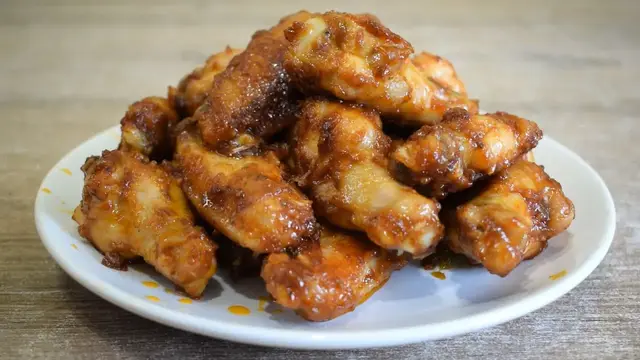 Необычные и очень сочные куриные крылышки