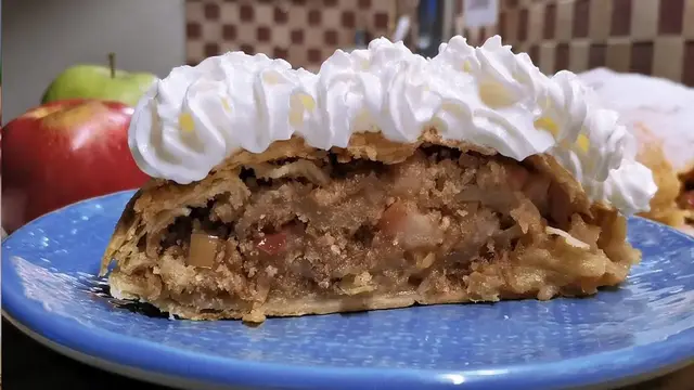 Вкуснейший штрудель с яблоками на скорую руку 