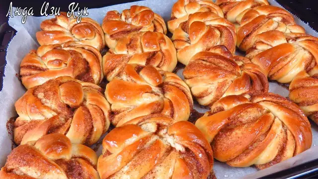 Красивые булочки узелки с корицей