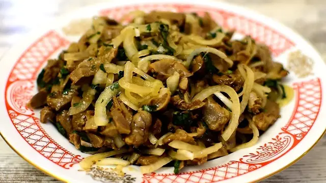 Закуска из куриных сердечек и желудочков
