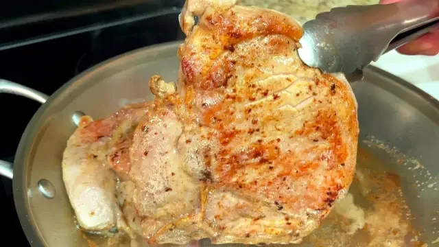 Сочная свинина на сковородке