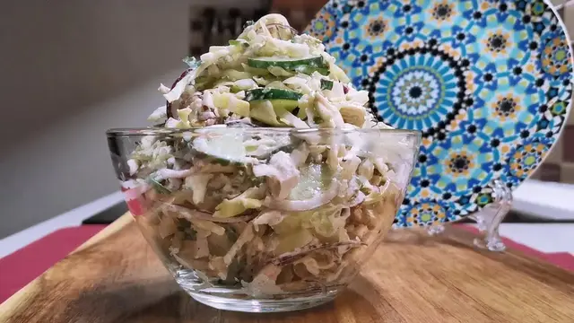 Салат с курицей и капустой 
