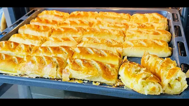 Пирожки с картошкой, сыром и зелёным луком