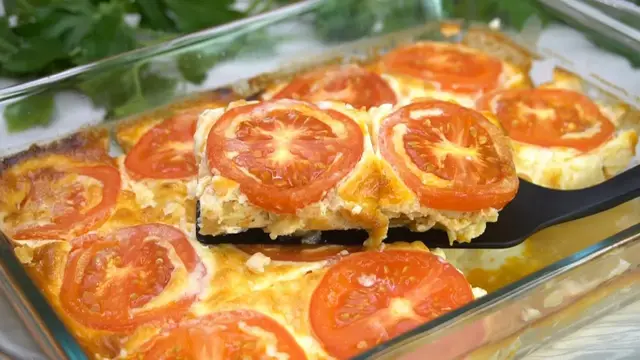 Моментальная запеканка из куриной грудки с помидорами