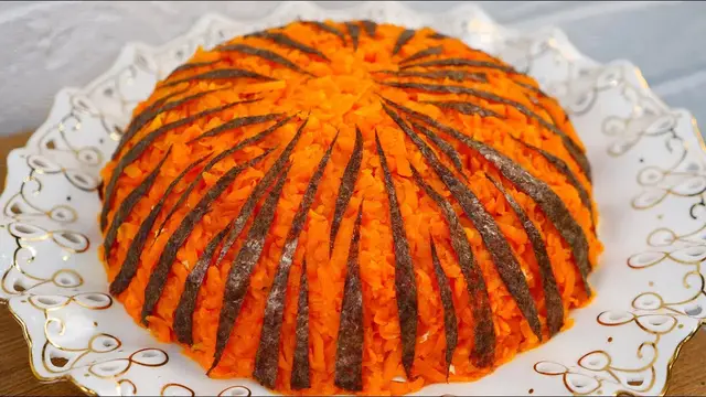 Салат с мясом на новогодний стол 