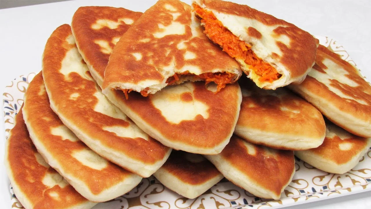 Жареные пирожки с морковкой