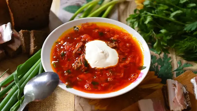 Сытный борщ с говядиной