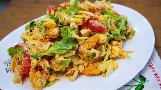 Ходовой салат с курицей без майонеза