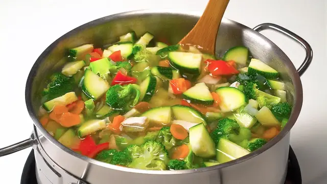 Суп с курицей и овощами