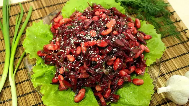 Салат с фасолью и свёклой без майонеза