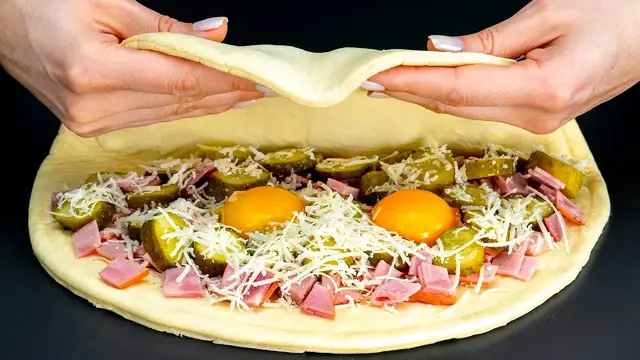 Вкусная закуска из слоеного теста