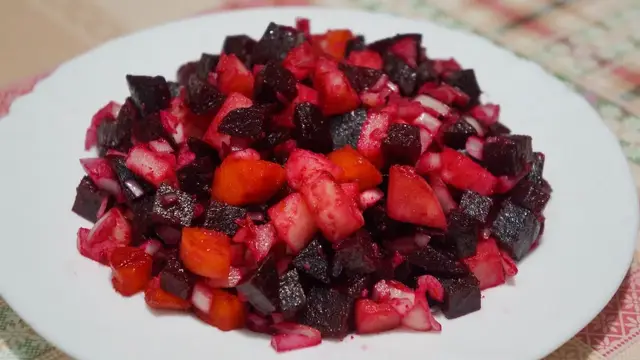 Простой салат из свёклы