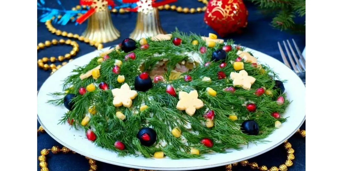 Простые и вкусные идеи новогодних салатов для ваших гостей