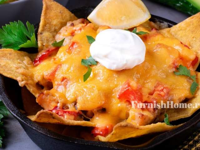 Начос с курицей и грибами Начос с курицей и грибами
