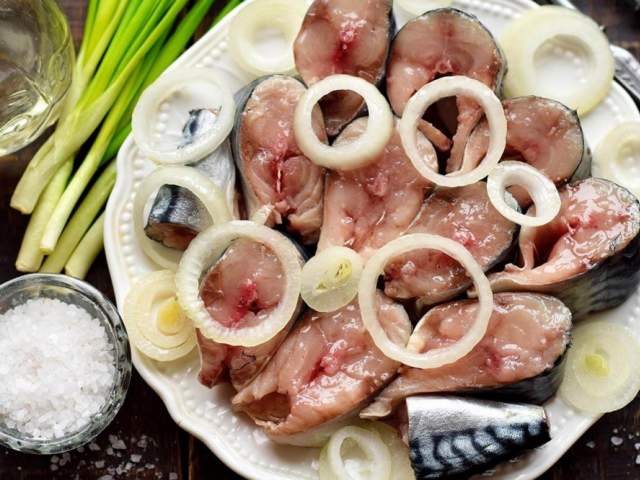 Малосольная скумбрия за 2 часа Малосольная скумбрия за 2 часа