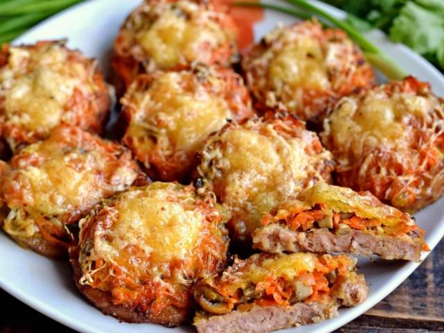 Мясные биточки с грибами в духовке Мясные биточки с грибами в духовке