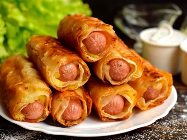 Сосиски в картофельно-сырной шубе Сосиски в картофельно-сырной шубе
