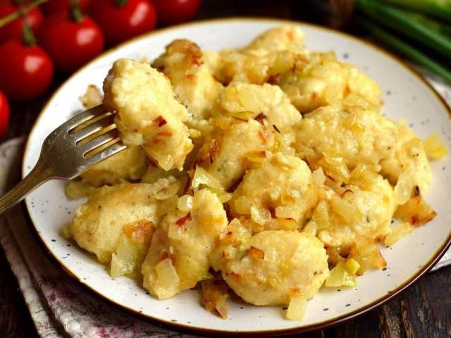 сталик ханкишиев картошка с мясом в духовке. 1622689266 n 7It9. сталик ханкишиев картошка с мясом в духовке фото. сталик ханкишиев картошка с мясом в духовке-1622689266 n 7It9. картинка сталик ханкишиев картошка с мясом в духовке. картинка 1622689266 n 7It9. Люблю готовить на открытом огне. Шашлык каким бы вкусным он не был со временем приедается. Дабы расширить свои кулинарные способности приобрел казан. Настоящий, чугунный. Приобрести его это пол беды. Его необходимо правильно подготовить и организовать для него хороший очаг. Но сегодня не об этом.Представляю Вам блюдо, рецепт которого без зазрения совести скопировал у метра восточной кухни Сталика Ханкишиева. Блюдо мужское, немного брутальное, но от того не менее вкусное.Нам понадобится:Картофель некрупный, примерно одинакового размераМясо. Я предпочитаю нежирную свинину (крупные куски)Зира (кумин)Сольперец черный молотыйВес не пишу специально, все по вкусу и согласно диете.Подсолнечное масло.