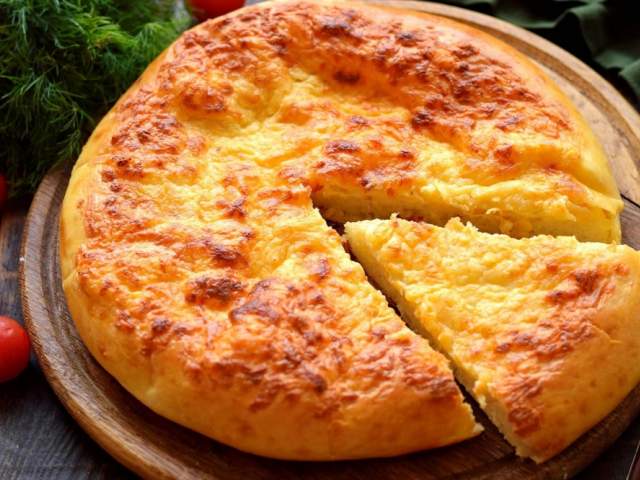 Лепешка с сырной начинкой Лепешка с сырной начинкой