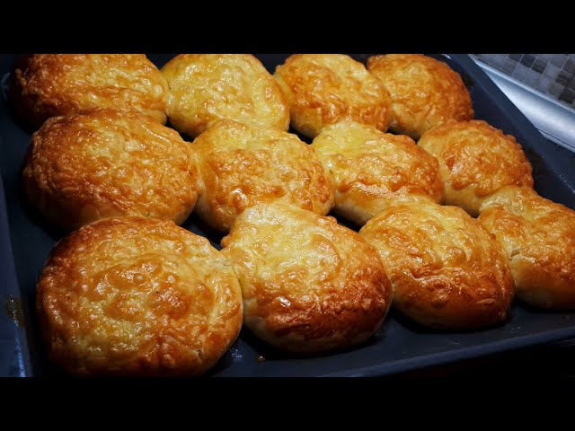 Булочки с картофелем, сыром и луком